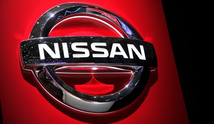 Nissan MPV Pesaing Mitsubishi XM