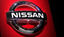 Nissan MPV Pesaing Mitsubishi XM