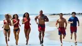 Trailer Pertama BAYWATCH