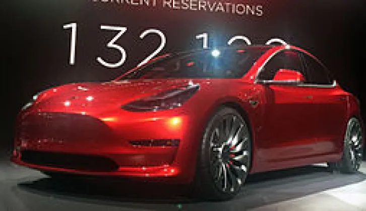 Penjualan Tesla Model 3 Diprediksi USD 20 Milliar per Tahun