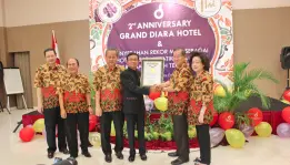 Sematkan Batik Nusantara sebagai Dekorasi Hotel Grand Diara Raih Rekor MURI