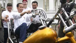 Support Builder Presiden Beli Chopper Custom