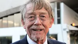 Aktor Senior John Hurt Meninggal