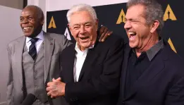 Mel Gibson dan Danny Glover Kembali Beraksi di Lethal Weapon 5