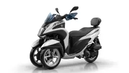 Yamaha Tricity Laris Manis